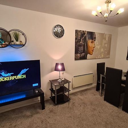 Luxury 2 Bed Apt With Free Wi-Fi & Parking Манчестер Екстер'єр фото