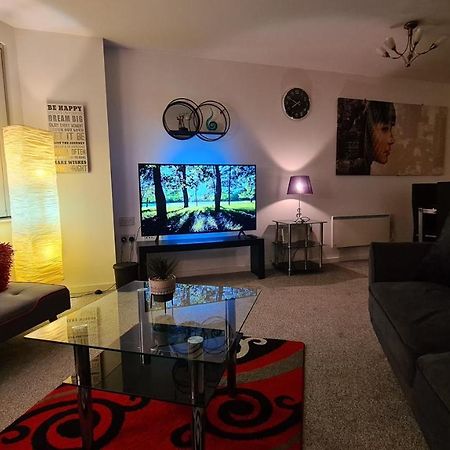 Luxury 2 Bed Apt With Free Wi-Fi & Parking Манчестер Екстер'єр фото