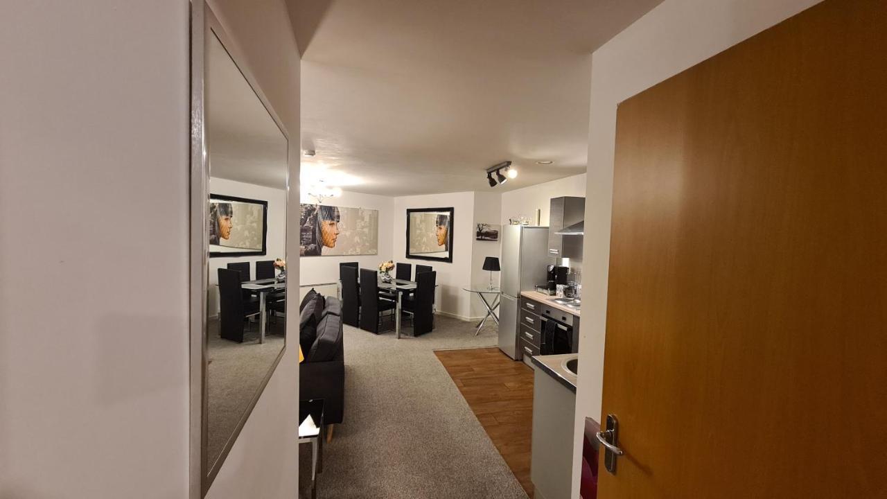 Luxury 2 Bed Apt With Free Wi-Fi & Parking Манчестер Екстер'єр фото