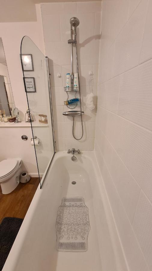 Luxury 2 Bed Apt With Free Wi-Fi & Parking Манчестер Екстер'єр фото