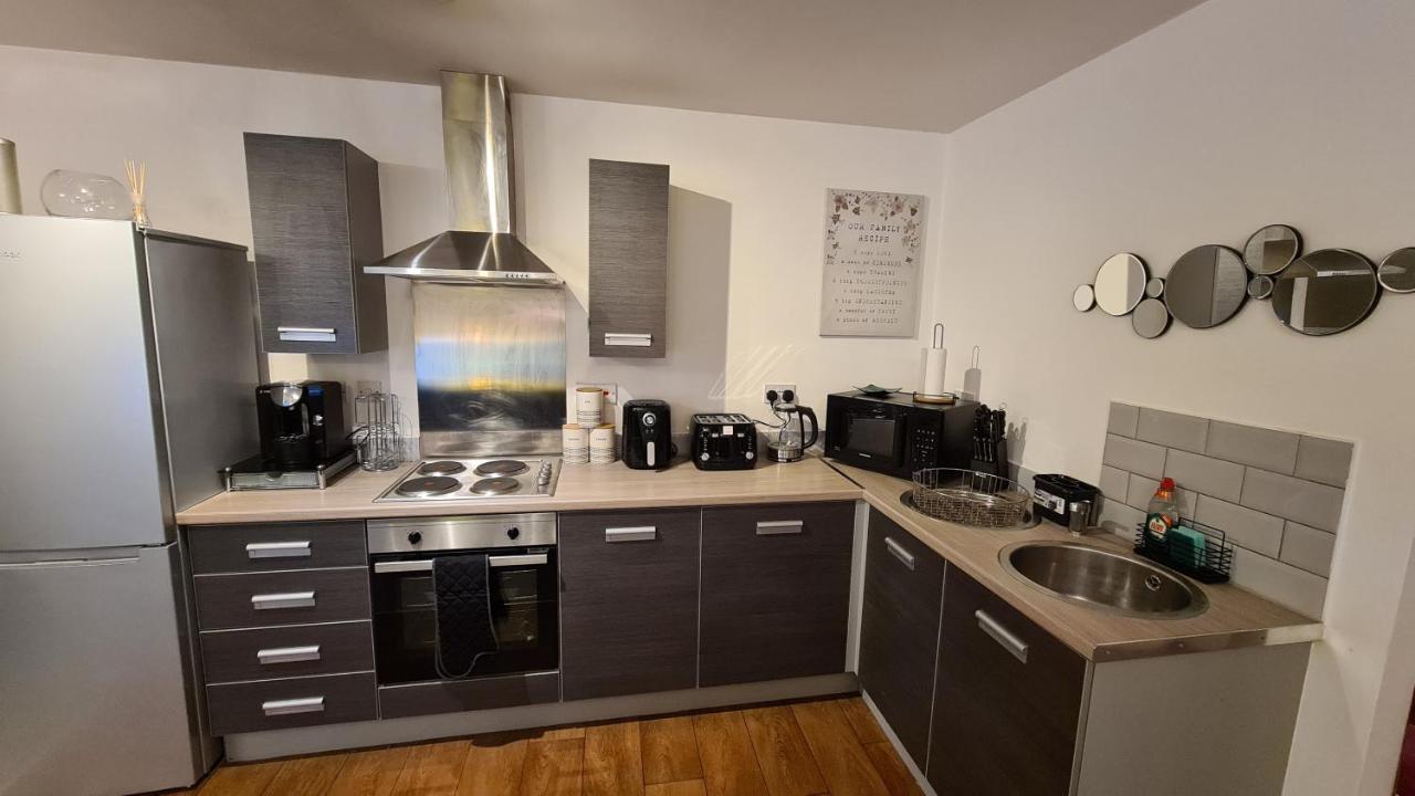 Luxury 2 Bed Apt With Free Wi-Fi & Parking Манчестер Екстер'єр фото