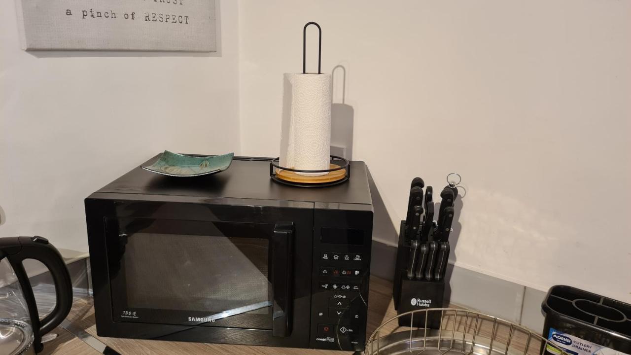 Luxury 2 Bed Apt With Free Wi-Fi & Parking Манчестер Екстер'єр фото
